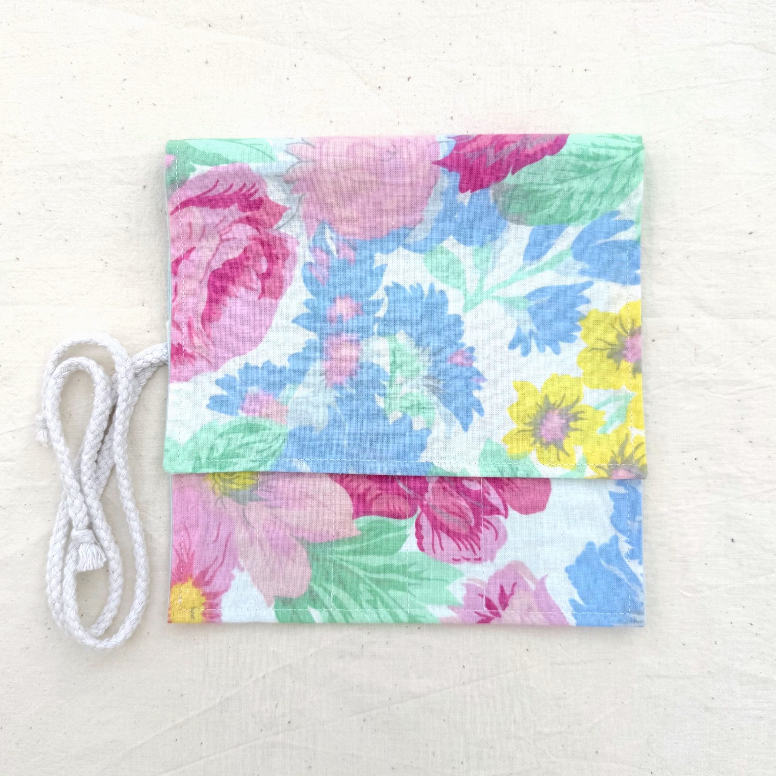 Pochette pinceaux fleurs/bleu ciel – Image 2