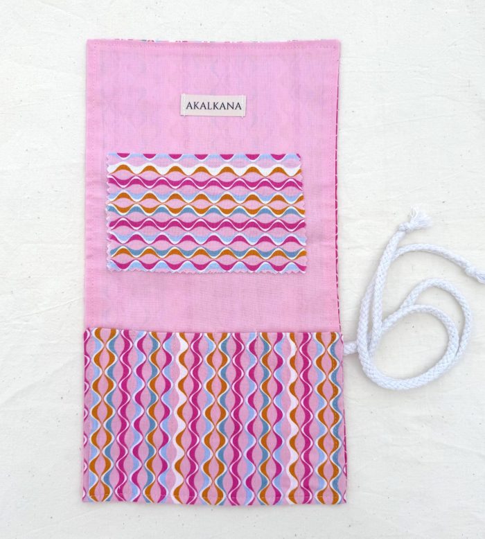 Pochette pinceaux rose à motifs